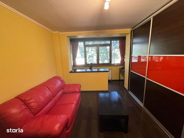 Apartament cu 3 camere decomandat în Cornișa