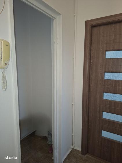 Apartament cu 3 camere semidecomandat în George Enescu