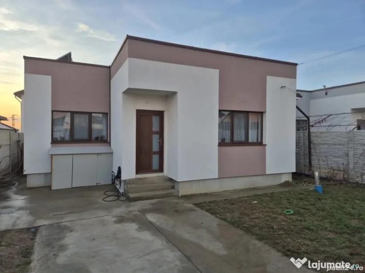 Casă cu 3 camere cu Teren 350 Mp în Șimnicu de Sus