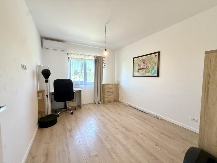 Duplex cu 4 camere cu Teren 240 Mp în Sânandrei