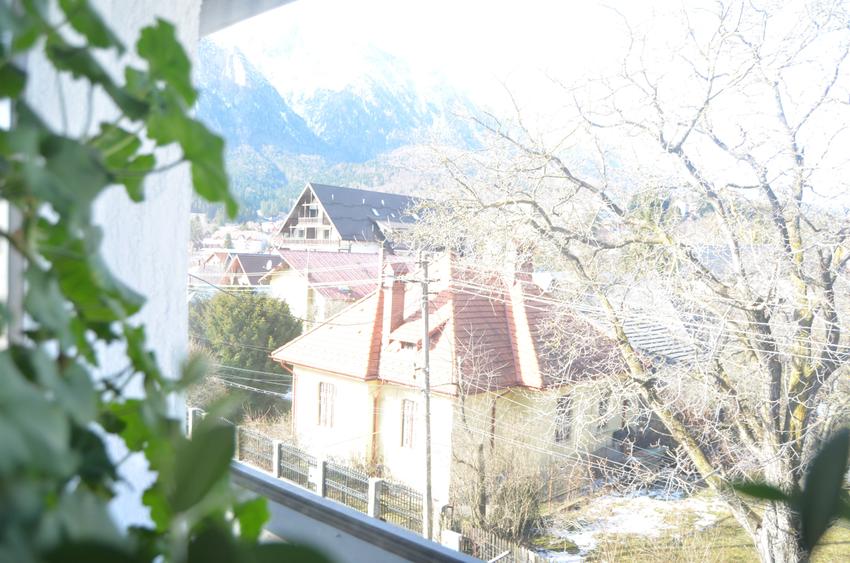 Penthouse cu 2 camere decomandat, mobilat în Central