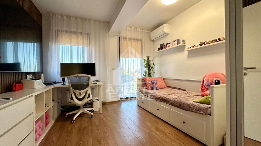 Apartament cu 3 camere decomandat, mobilat în Mehala