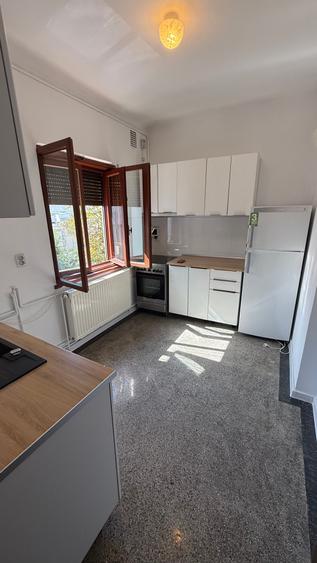 Apartament cu 3 camere semidecomandat în Pache Protopopescu
