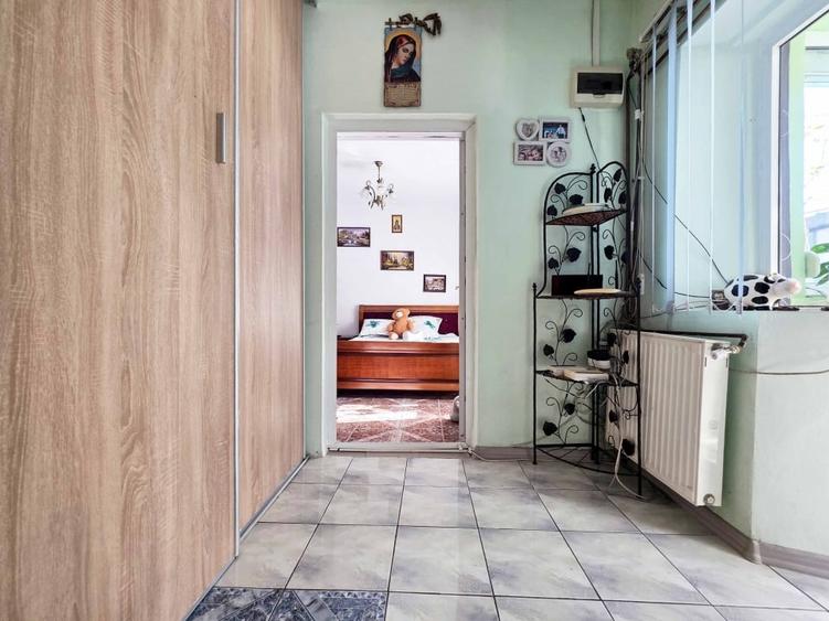Casă individuală cu 4 camere cu Canalizare în Brătianu