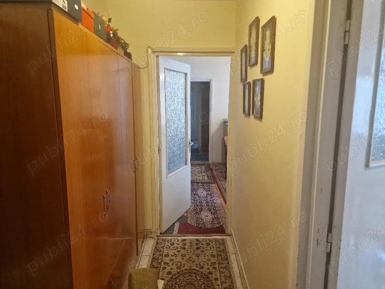 Apartament cu 3 camere semidecomandat în Central