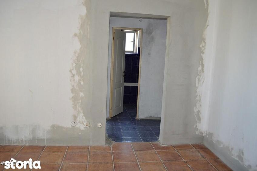Apartament cu 3 camere în Războieni