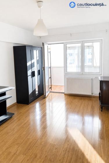 Apartament cu 3 camere în Tei