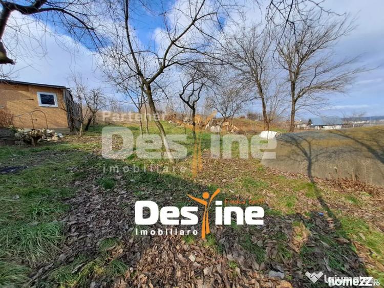 Casă cu 2 camere cu Teren 1250 Mp în Uricani