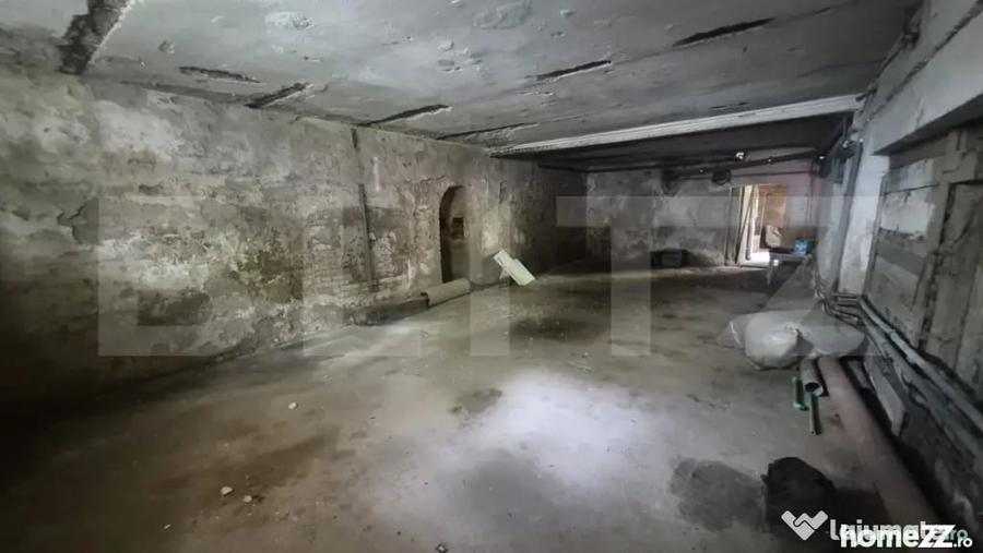 Apartament cu 4 camere semidecomandat în Central