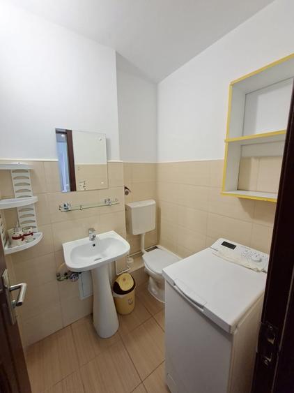 Apartament cu 4 camere decomandat în Astra