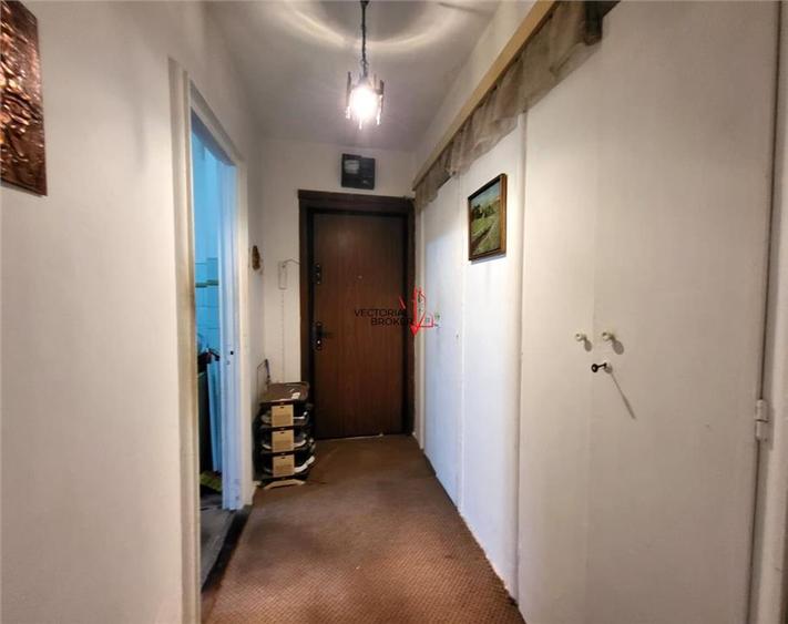 Apartament cu 3 camere semidecomandat în Theodor Pallady
