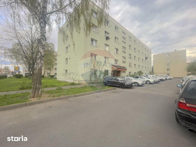 Garsonieră în Est