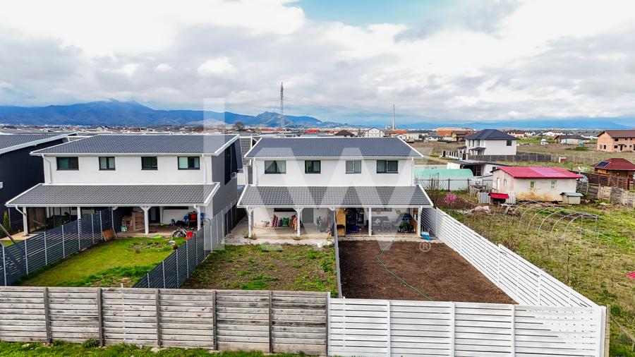 Duplex cu 4 camere cu Canalizare în Tărlungeni