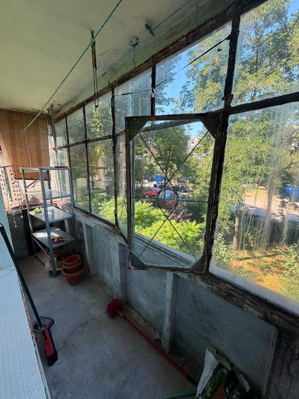 Apartament cu 3 camere decomandat în Văcăresti