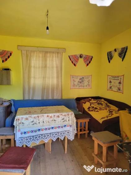 Casă cu 3 camere în Avram Iancu (Vârfurile)