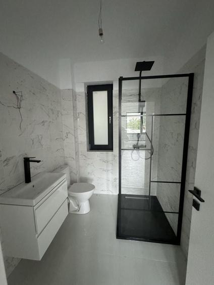 Apartament cu 3 camere în Sisești