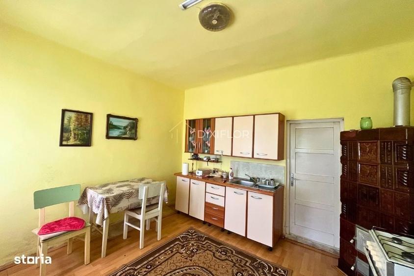 Casă cu 4 camere cu Teren 2349 Mp în Criș