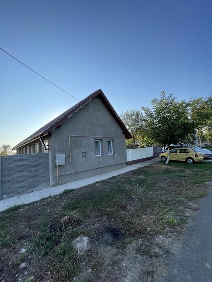 Casă cu 2 camere cu Teren 500 Mp în Central