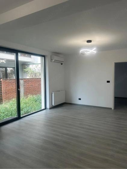 Apartament cu 3 camere decomandat în Girocului