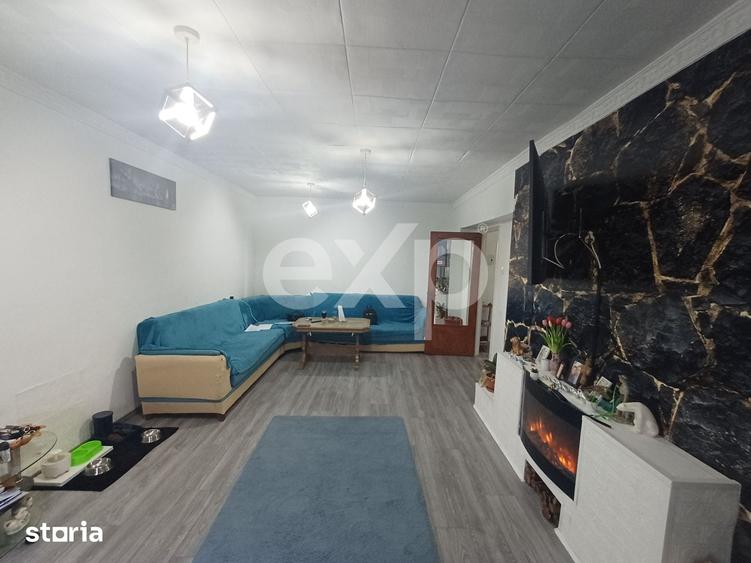Apartament cu 4 camere decomandat în Craiovei