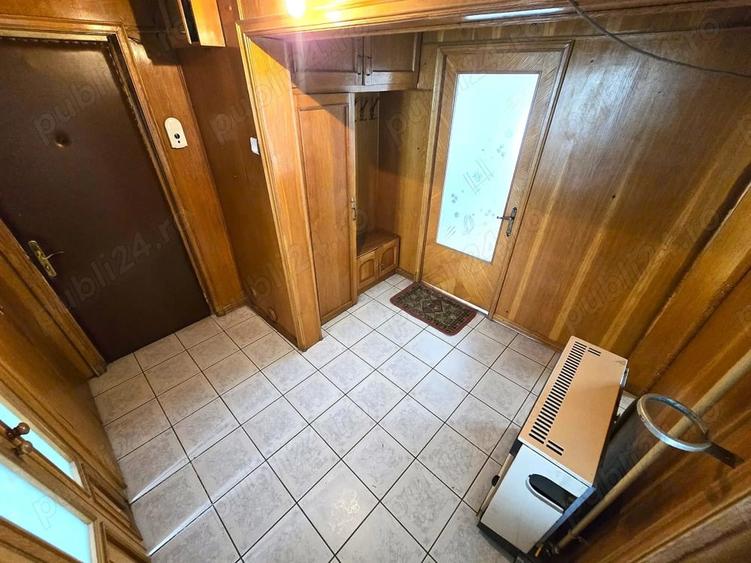 Apartament cu 3 camere decomandat în Micro 16