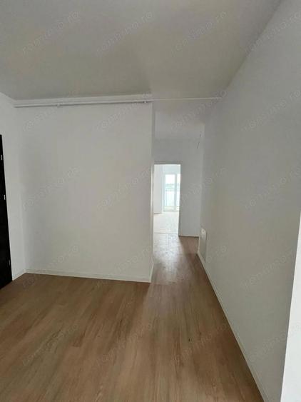 Apartament cu 3 camere decomandat în Torontalului