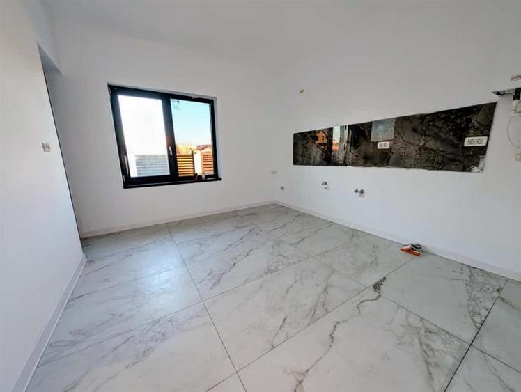 Casă cu 4 camere cu Garaj în Miroslava