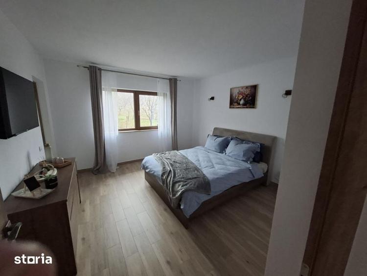 Casă cu 6 camere cu Teren 5384 Mp în Central