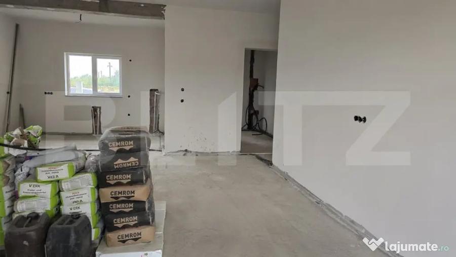 Casă cu 4 camere cu Teren 420 Mp în Periferie