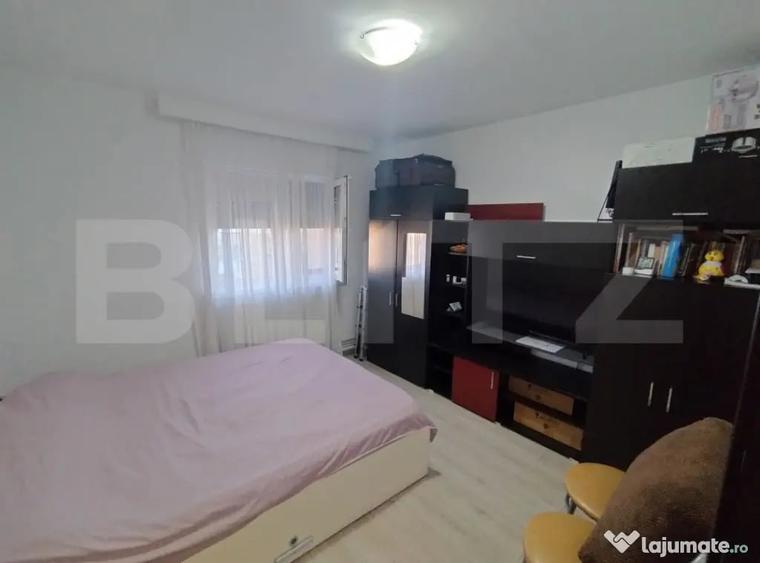 Apartament cu 3 camere decomandat în 1 Mai
