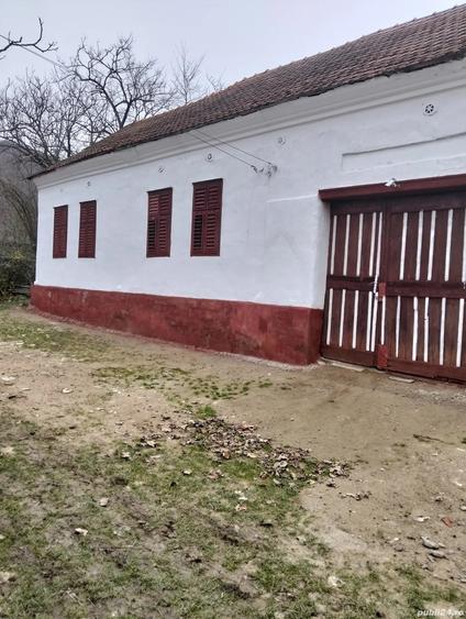 Casă cu 5 camere în Secășeni