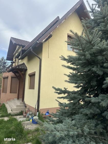 Casă cu 4 camere decomandat cu Teren 506 Mp în Cornu