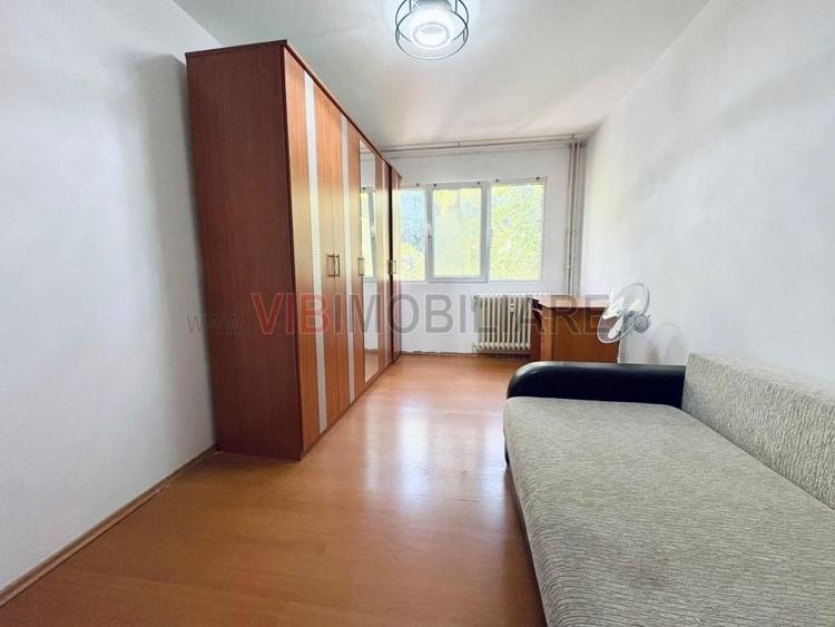 Apartament cu 4 camere semidecomandat în Gorjului
