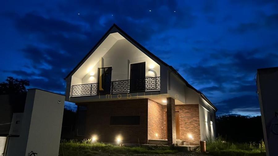 Casă individuală cu 4 camere cu Garaj în Aiton