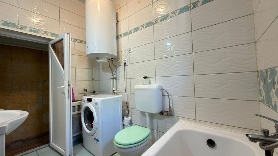 Casă individuală cu 4 camere cu Canalizare în Central
