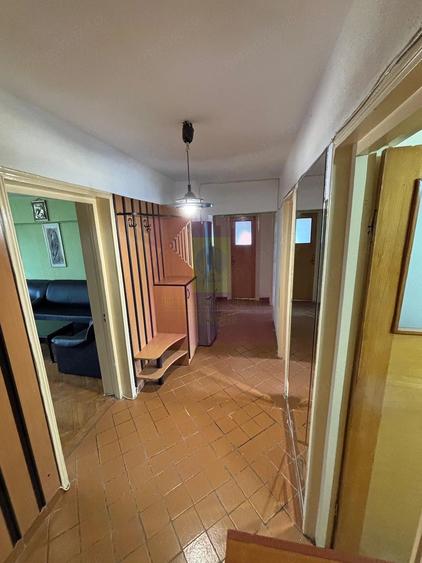 Apartament cu 3 camere decomandat în Decebal