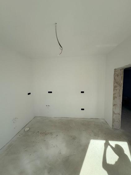 Duplex cu 4 camere cu Canalizare în Moșnița Nouă