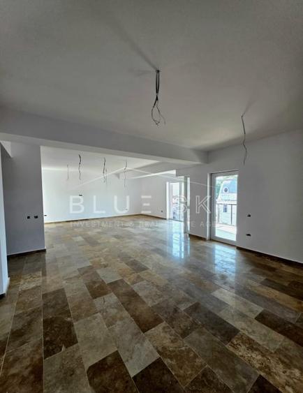 Apartament cu 4 camere decomandat în Faleza Nord