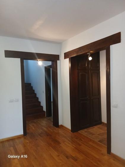 Casă cu 4 camere în Dancu