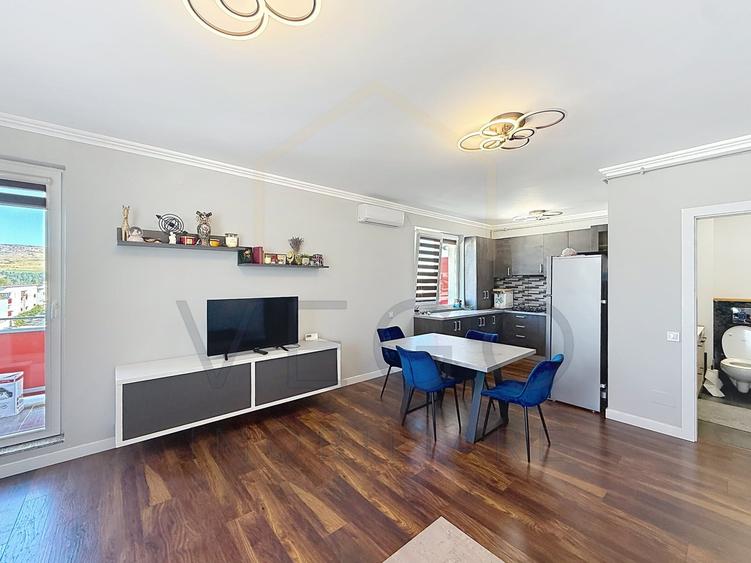 Apartament cu 2 camere semidecomandat, mobilat în Florești