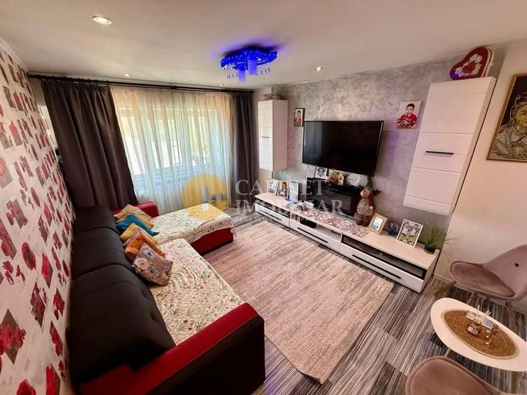 Apartament cu 3 camere decomandat în Păcurari