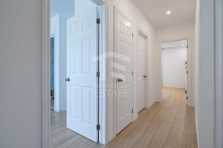 Casă cu 5 camere cu Teren 795 Mp în Siminoc