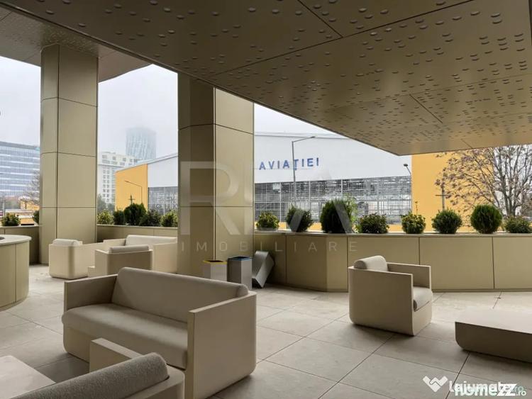 Apartament cu 3 camere semidecomandat în Aviației