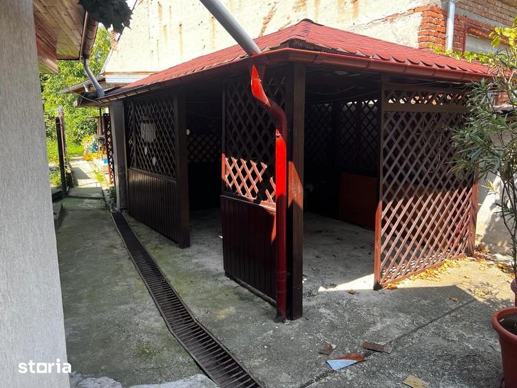 Casă cu 3 camere cu Teren 575 Mp în Aninoasa