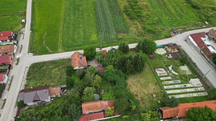Teren Construcții intravilan de 1150 mp, în Rotbav