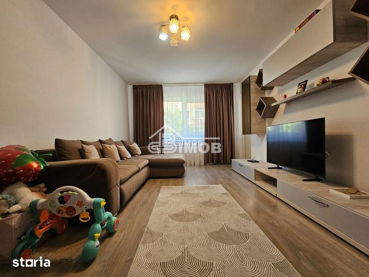 Apartament cu 3 camere decomandat în Micro 11