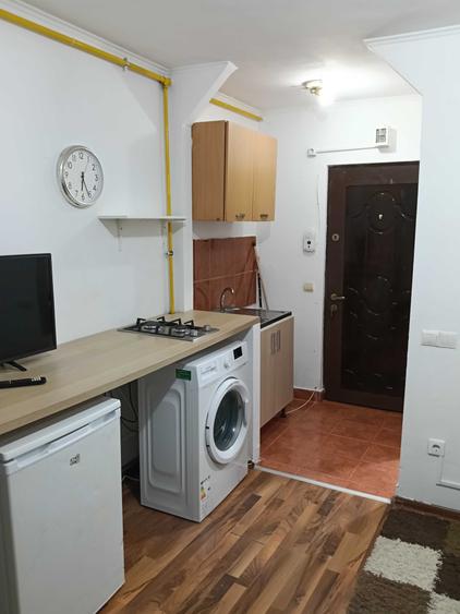 Garsonieră decomandată în Central