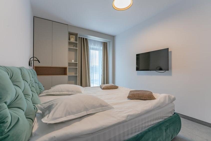 Apartament cu 4 camere decomandat, mobilat în Central