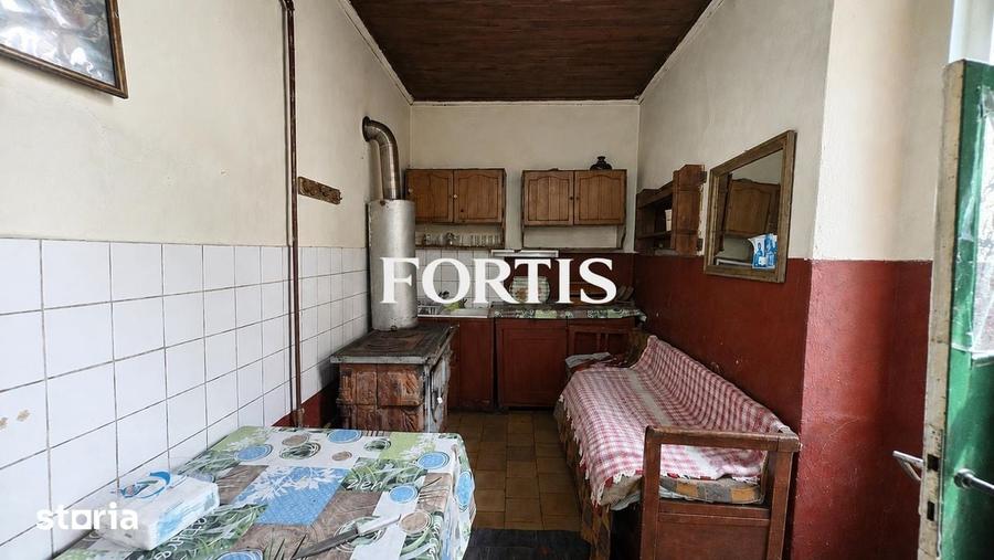 Casă cu 4 camere cu Teren 772 Mp în Șinca