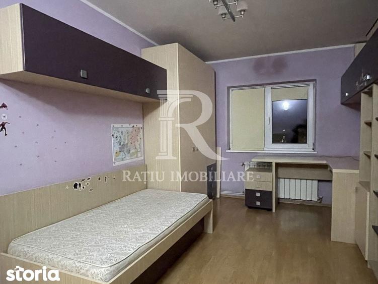 Apartament cu 3 camere în Decebal